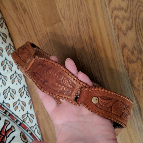 Vintage Tooled Leather Purse and Wallet - Picture 7 of 16
